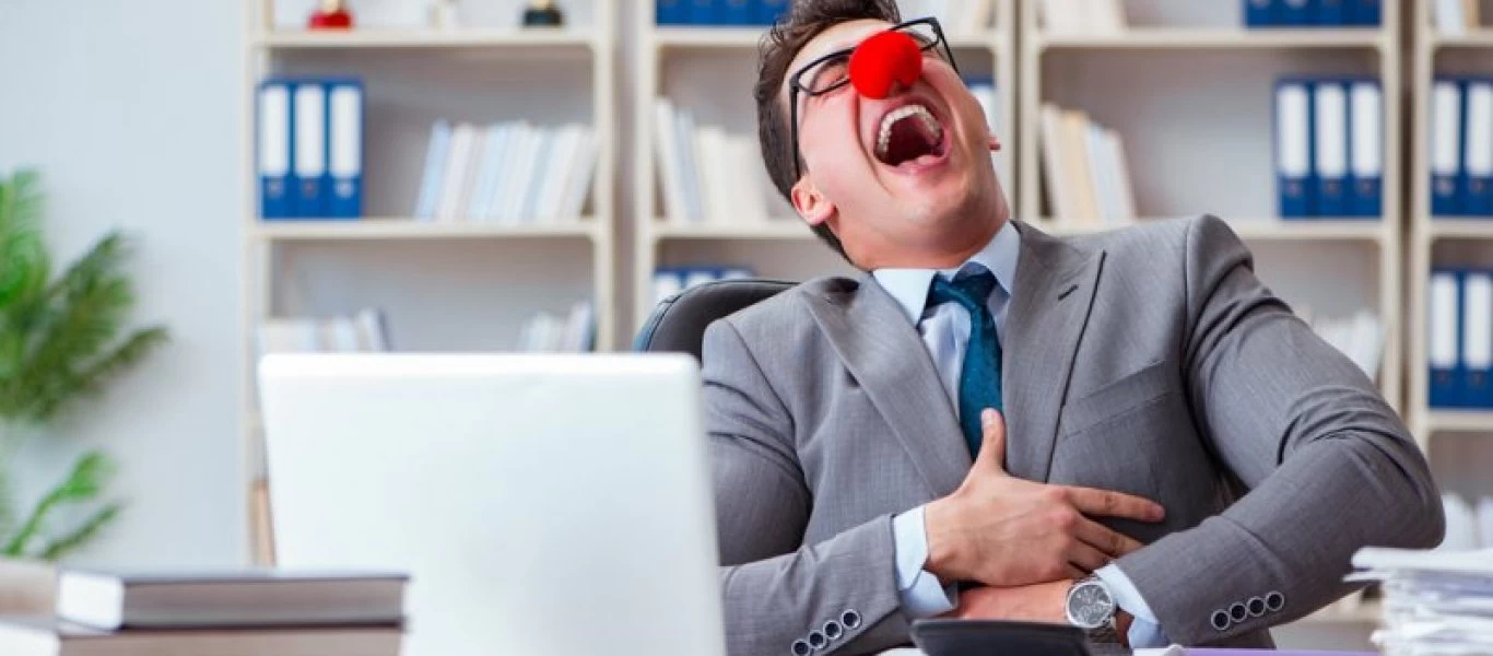 Μαζί τους θα «κλαις» από τα γέλια: Αυτά είναι τα τρία ζώδια που έχουν μεγάλη αίσθηση του χιούμορ